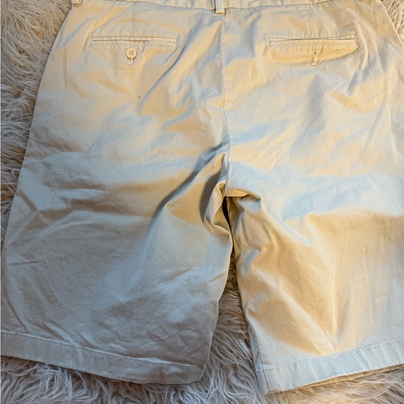 Vinyard Vines Cream Flat Front Shorts - Picture 2 of 3